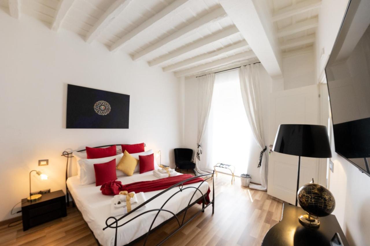 Barcaccia Luxury Suites روما المظهر الخارجي الصورة